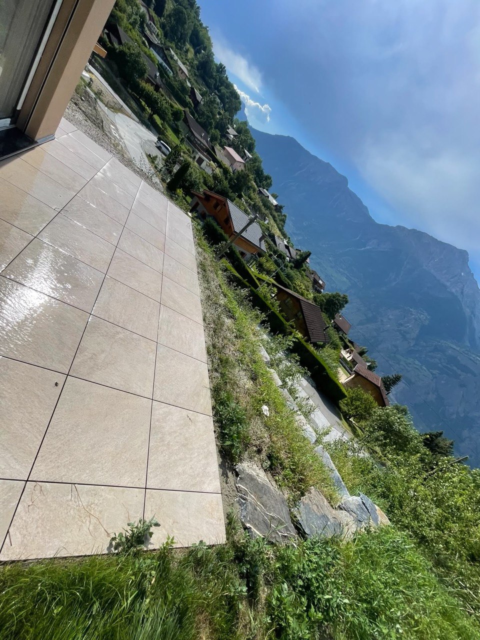Terrasse carrelage vue montagne